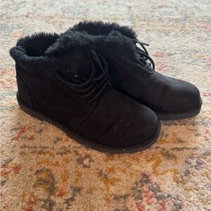 Stylish Black Fur-Lined Ankle Boots